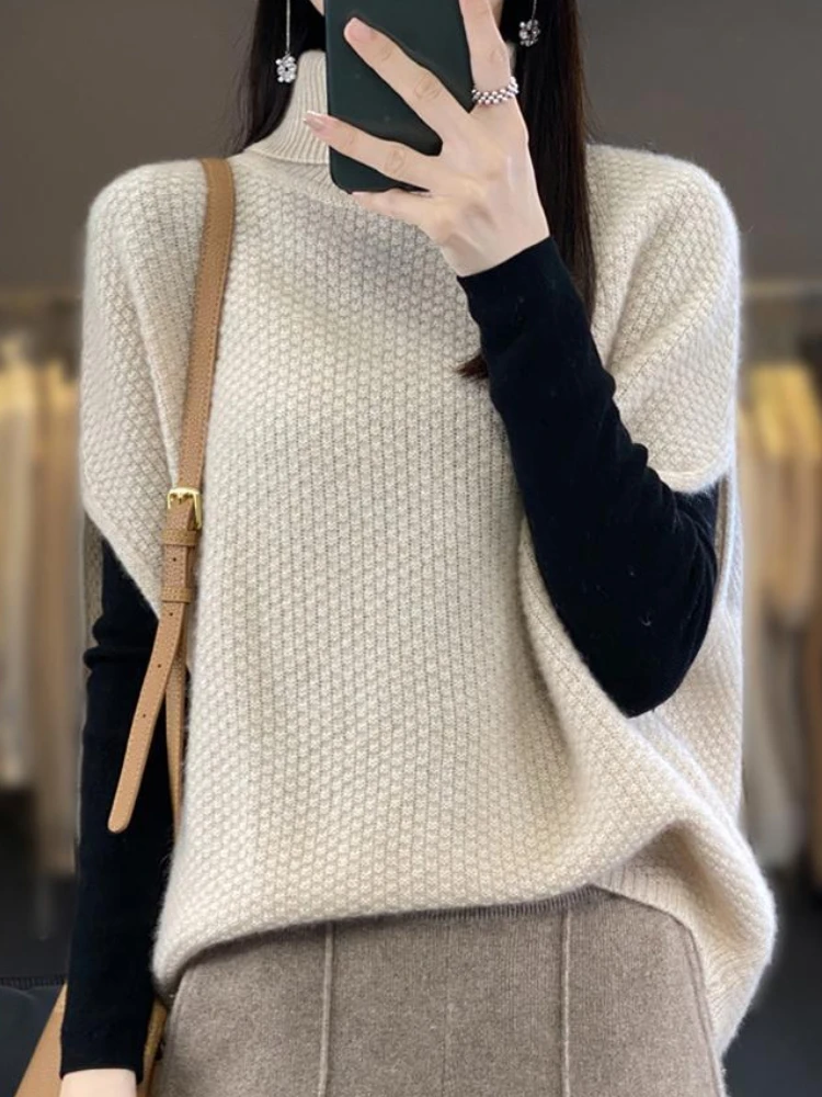 Winter Clothing Trends 2025 Women'S - เสื้อกั๊กไหมพรมถักทรงหลวมสำหรับผู้หญิง เสื้อสเวตเตอร์คอสูงสีเบจ เนื้อผ้าเรียบ ทันสมัย ปี 2025